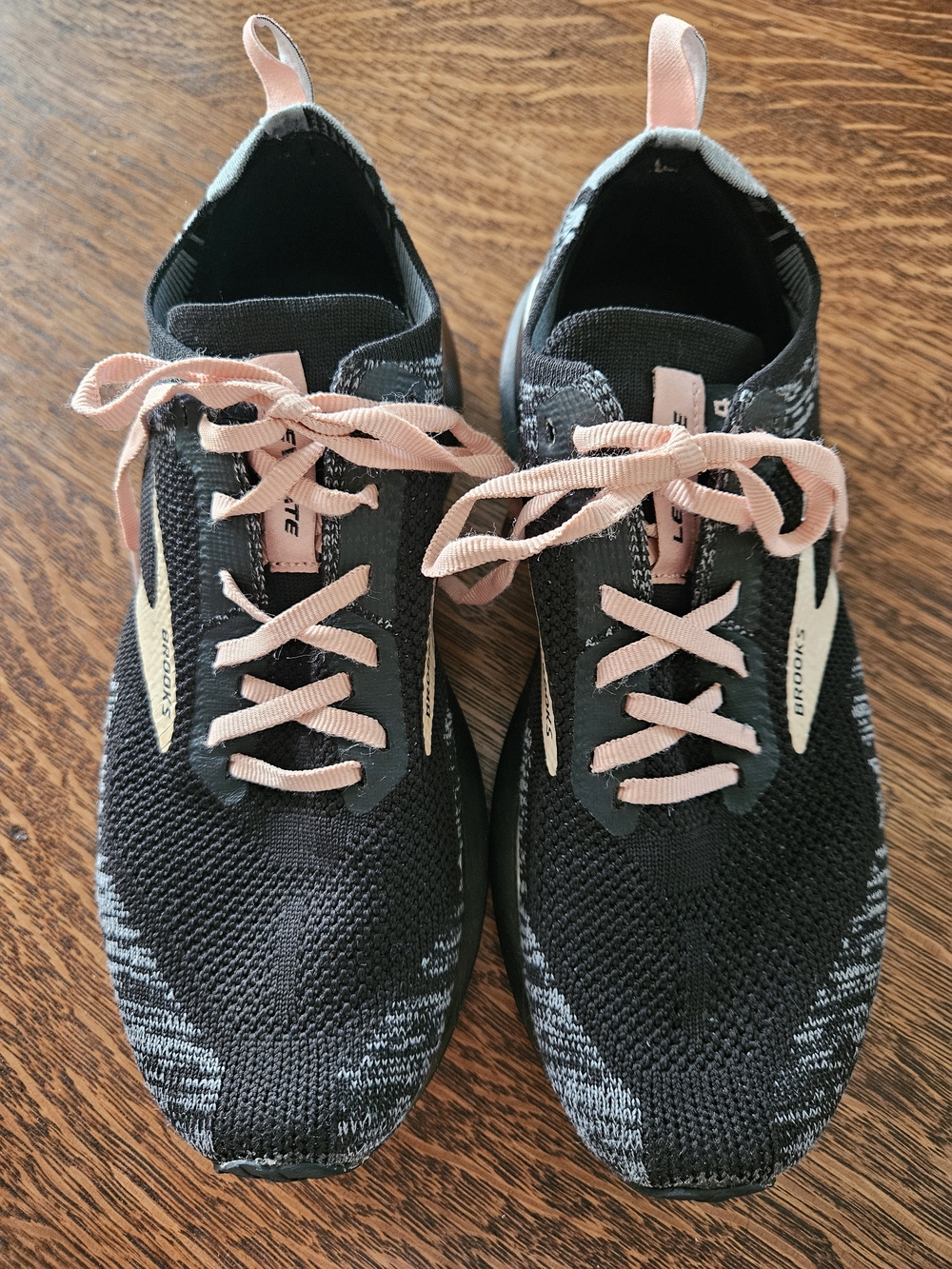 Brooks Levitate 4 Women’s 8.5 B Black Pink Running Shoes 1203351B041